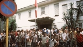 Cubanos que ocuparon embajada Perú en La Habana abril 4 1980