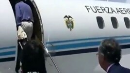 Felipe González dejó Caracas en un avión de la Fuerza Aérea Colombiana.