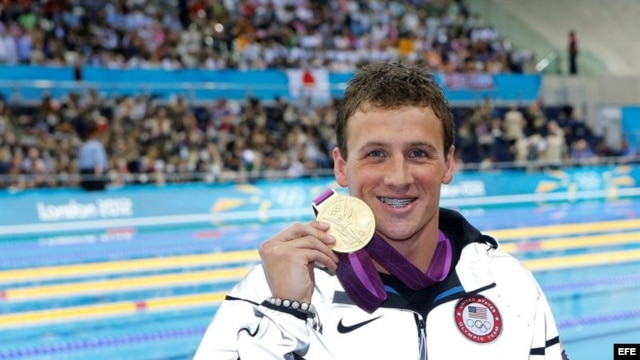 El nadador Ryan Lochte tras ganar la final de los 400 metros combinados en los Juegos Olímpicos de Londres 2012.