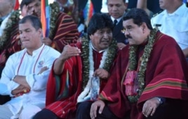 Correa, Evo y Maduro en la conferencia sobre cambio climático de Tiquipaya.