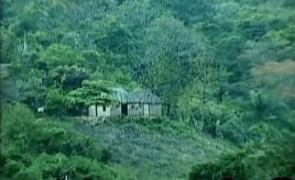 Para muchos serranos las promesas de Fidel Castro de una vivienda digna se las llevó el viento.