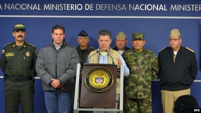 Juan Manuel Santos durante su anuncio de la suspensión del ciclo de diálogos con la guerrilla de las FARC (16 de noviembre).