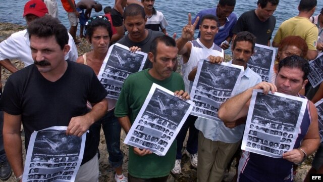 Disidentes rinden homenaje en Cuba a víctimas del remolcador "13 de Marzo".