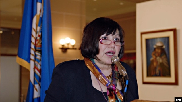 Carmen Lomellin.