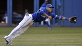 Archivo - Yunel Escobar, en un partido entre los Azulejos de Toronto y los Angelinos 