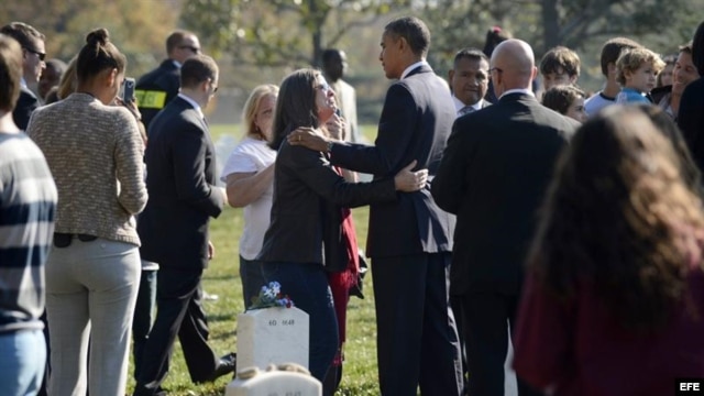 El presidente estadounidense, Barack Obama, en el Cementerio Nacional de Arlington. 
