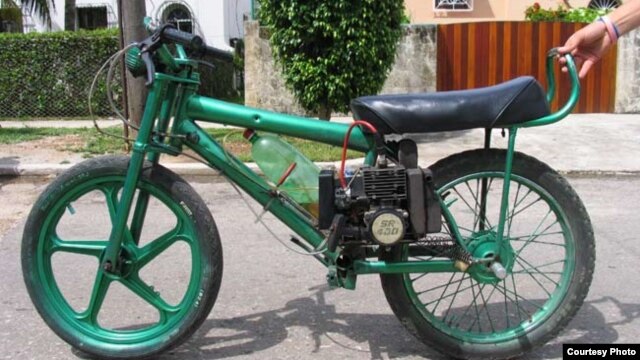 Fotografía de Ernesto Oroza de uno de los múltiples objetos de la "necesidad" que recoge en su trabajo