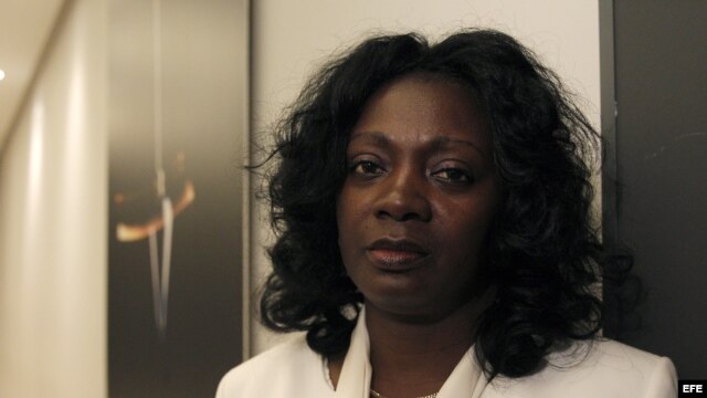 Berta Soler Fernández, portavoz del Movimiento Damas de Blanco Laura Pollán, durante la entrevista que ha ofrecido hoy a EFE en la que ha afirmado que en Cuba "se ha recrudecido la represión" 