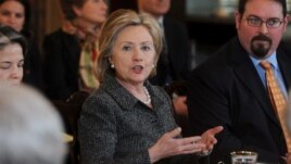 Hillary Clinton preside el Grupo de trabajo para combatir el tráfico de personas de presidente Obama en el Departamento de Estado/2010