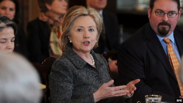 Hillary Clinton preside el Grupo de trabajo para combatir el tráfico de personas de presidente Obama en el Departamento de Estado/2010