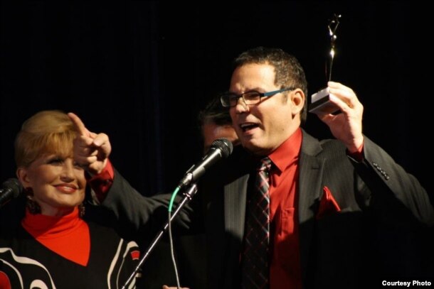 Yoshvani Medina, director cubano de teatro. Cortesía Y. Medina.