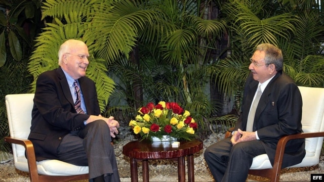 Raúl Castro reunido con el senador estadounidense Patrick Leahy.