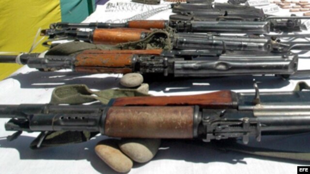 Fotografía de archivo de armas de fuego.