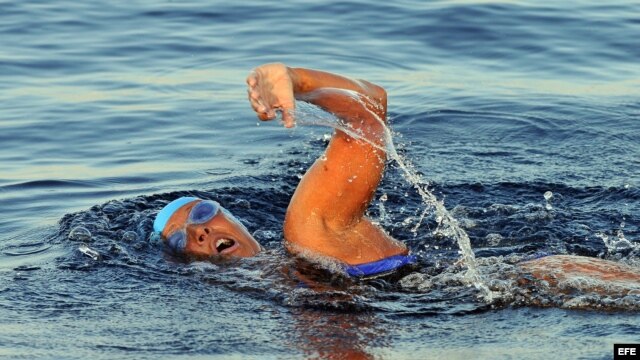 La nadadora estadounidense Diana Nyad abandona el cuarto intento de llegar a La Florida nadando desde Cuba