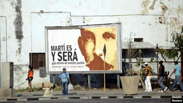 Una valla sobre Jose Marti en La Habana, Cuba. 