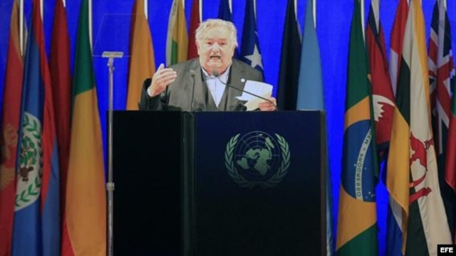 Fotografía de archivo del presidente de Uruguay, José Mujica, en la Conferencia de la ONU sobre Desarrollo Sostenible Río en el centro de convenciones Riocentro de la ciudad de Río de Janeiro (Brasil). EFE/Marcelo Sayão