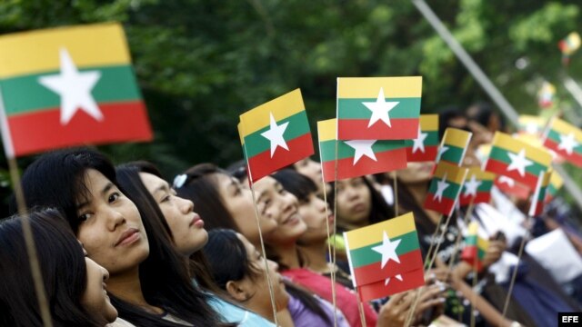 En el aeropuerto de  Yangon, Myanmar. 