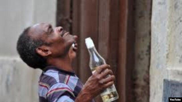 Las fases del desarrollo del alcoholismo