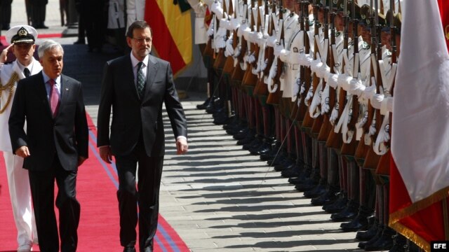  El mandatario de Chile, Sebastián Piñera (i), recibe al presidente del Gobierno español, Mariano Rajoy (d), el viernes 25 de enero de 2013. 