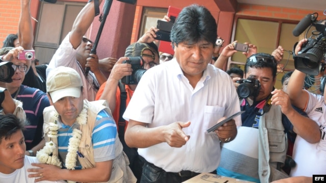 Los boliviano votarán este domigo en elecciones regionales y locales. Foto Archivo.