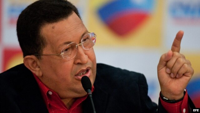 Hugo Chávez, habla el 9 de julio de 2012, durante su primera rueda de prensa como candidato a la reelección en las elecciones del 7 de octubre, en Caracas (Venezuela).