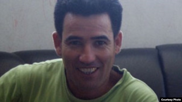 http://gdb.martinoticias.org/D9C7C1BB-4C72-4232-A9D9-62281155A6AD_w640_r1_s_cx0_cy24_cw48.jpg