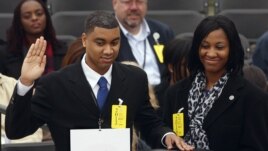 Serpico Elliot y Delandra Rollins sustituyen a Obama y Michelle en el ensayo de la ceremonia. 