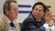 El expresidente del Perú, Alejandro Toledo (d) y el exmandatario de Guatemala, Vinicio Cerezo (i), participan hoy, jueves 16 de mayo de 2013, junto a representantes de quince países que debaten sobre la Democracia Inclusiva en la III Asamblea de la Red La