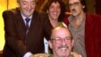 Néstor Kirchner (i) recibe al músico argentino Charly García (d), a Silvio Rodríguez (abajo) y al bailarín argentino Maximiliano Guerra (c)en la Casa de Gobierno 
