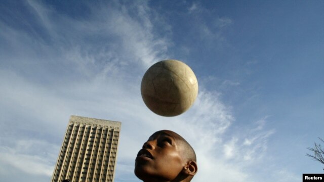 Fanáticos del futbol en La Habana.
