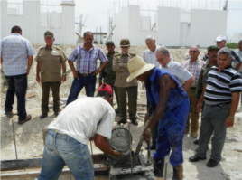 Ramiro Valdés supervisa las obras en Santiago de Cuba.