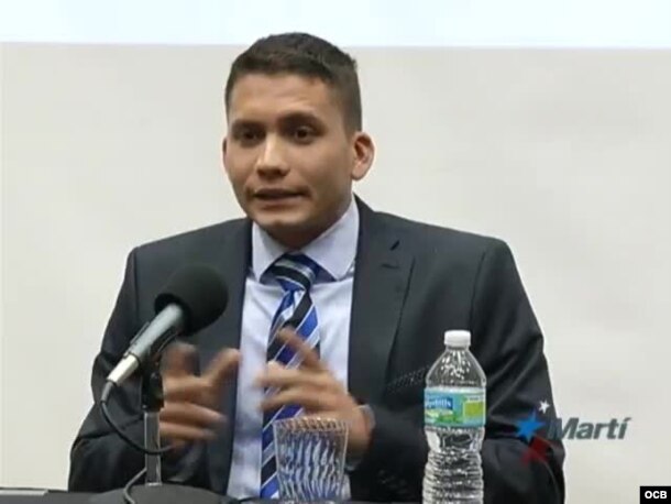 Eliecar Avila, ofrece conferencia de prensa en Miami Dade