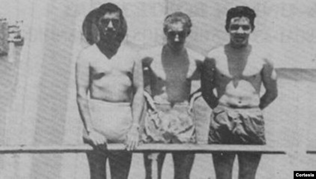 Leonov (centro) y Castro (derecha) en el buque transatlántico.