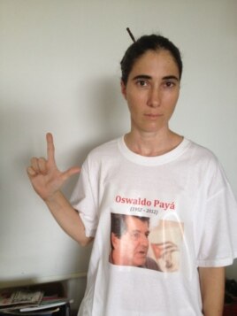 Yoani Sánchez ‏@yoanisanchez 1 #Cuba Pequeno homenaje personal a @OswaldoPaya http://twitpic.com/aaungs