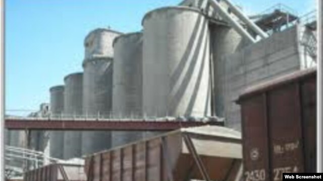 fábrica de cemento Cuba. Cienguegos.