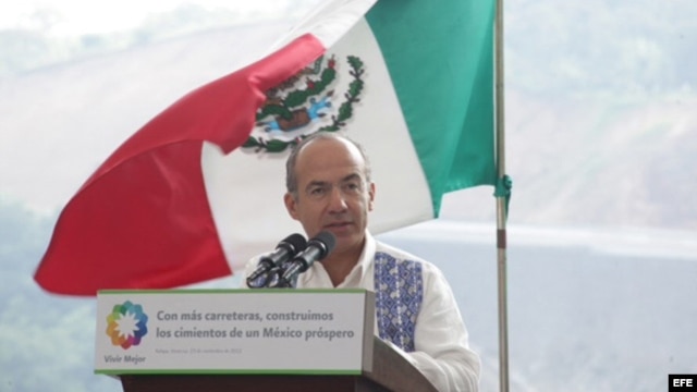 El presidente mexicano, Felipe Calderón, en Xalapa, estado de Veracruz (México), a escasos días de dejar la presidencia. 