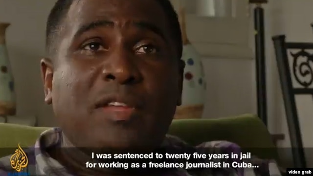 Una escena del documental de Al Jazeera con uno de los entrevistados, el periodista independiente Iván Hernández.