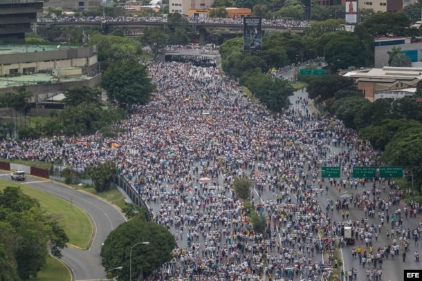 Vista general de la multitudinaria manifestación "Toma de Venezuela".