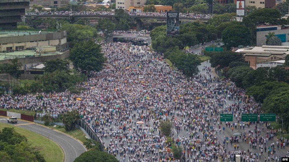 Vista general de la multitudinaria manifestación "Toma de Venezuela".