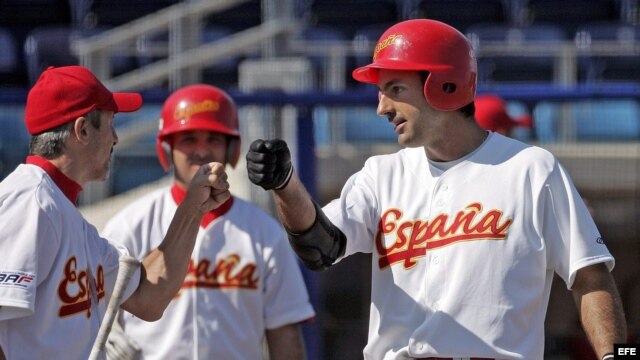 Foto de Archivo. La selección española de béisbol durante el Campeonato del Mundo de béisbol en Haarlem, Holanda, en el 2005 