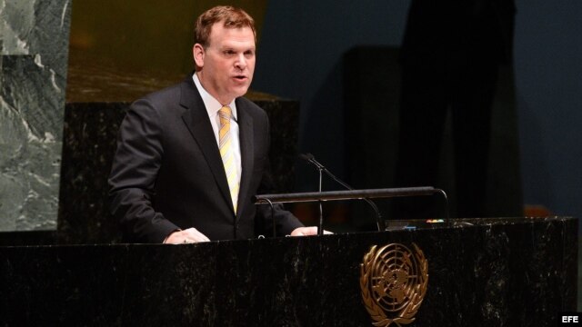 El ministro de exteriores de Canadá, John Baird, ante la Asamblea General de Naciones Unidas en Nueva York (EEUU).