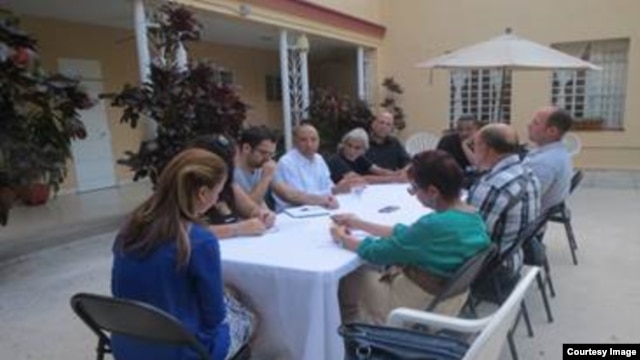 http://gdb.martinoticias.org/FC432F04-3FC1-4DA9-B82C-B6EE5550DDB7_w640_r1_s.jpg