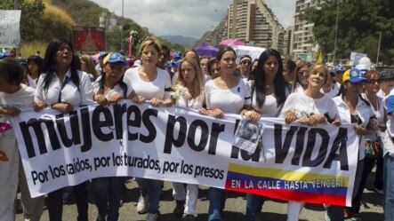 Marcha de mujeres en Caracas