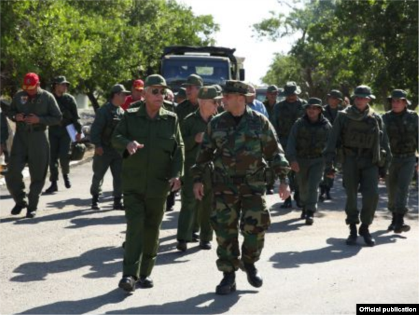 Joaquín Quintas Solá, general de cuerpo de ejército de las FAR viajó junto a otros coficiales cubanos.
