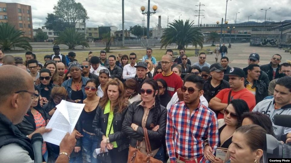 Médicos cubanos en una protesta en Colombia. Foto Archivo.