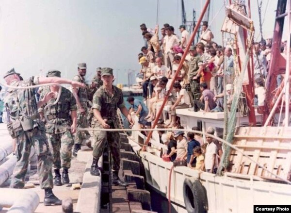 125.000 cubanos llegaron desde Mariel (Cuba) a Cayo Hueso (EEUU) entre abril y octubre de 1980.