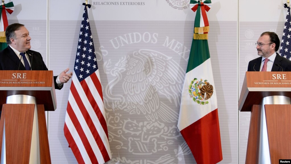 El Secretario de Estado Mike Pompeo en conferencia de prensa junto al canciller mexicano Luis Videgaray.