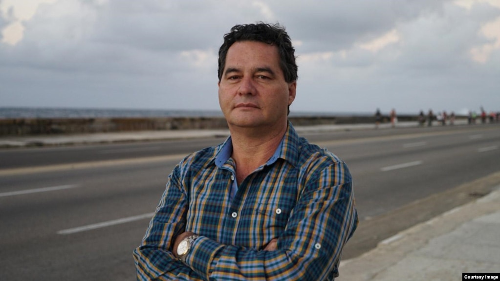 El escritor y periodista Ãngel Santiesteban cumpliÃ³ condena por oponerse al rÃ©gimen cubano (RRSS).