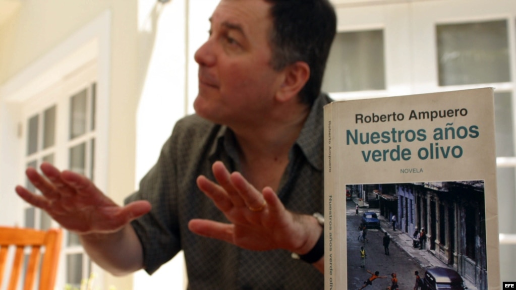 El escritor y nuevo canciller chileno, Roberto Ampuero.