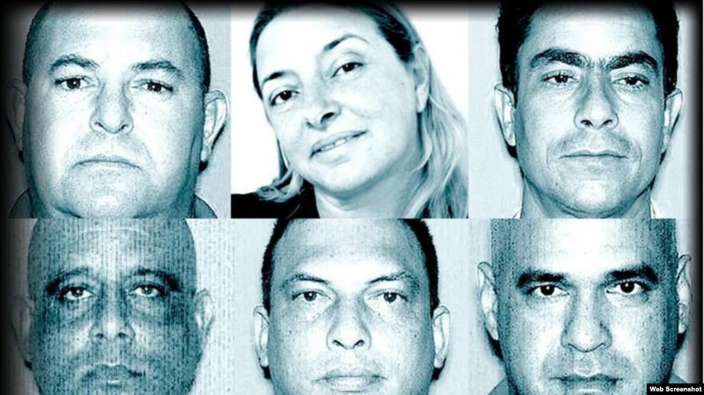 Dora Robaina (arriba, al centro) es parte de un caso puesto al descubierto en abril pasado.